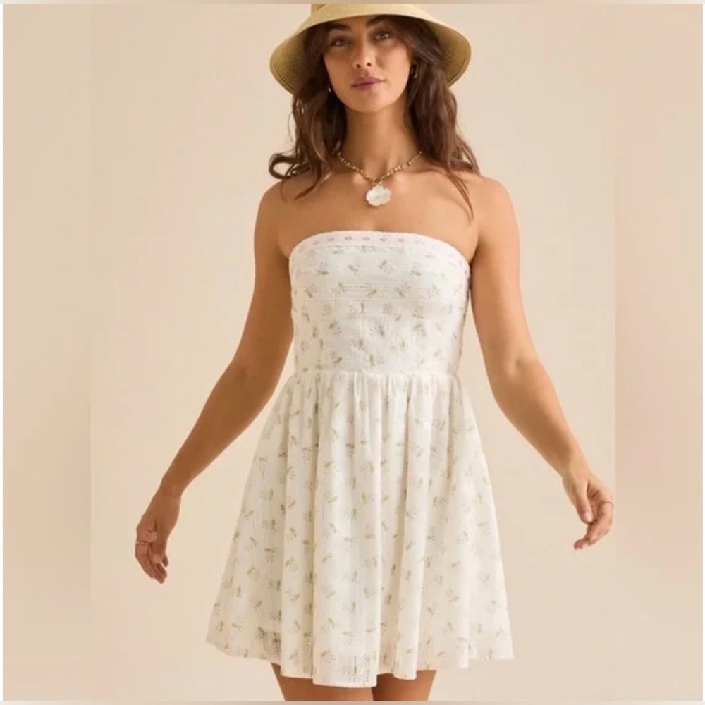 Altar'd State Strapless Mini Dress in White Pink Floral Lace Sz M Coquette NWOT